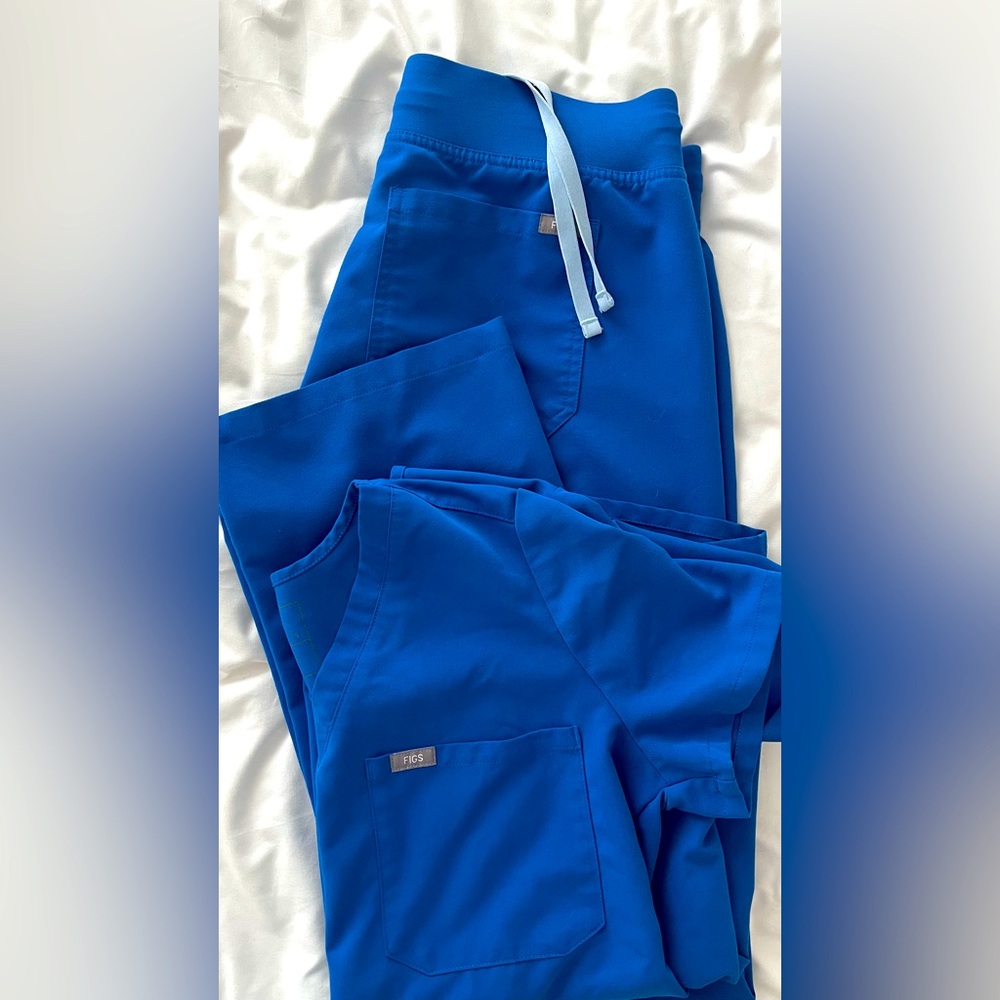 FIGS Women’s TALL Royal Blue Scrub Set